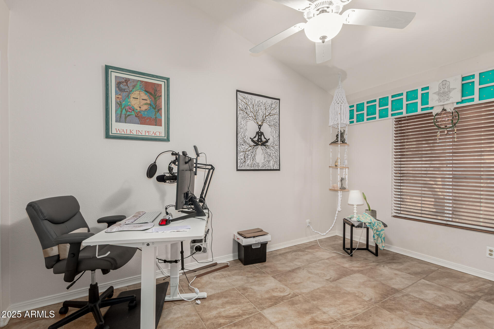 2854 E MALLORY Street