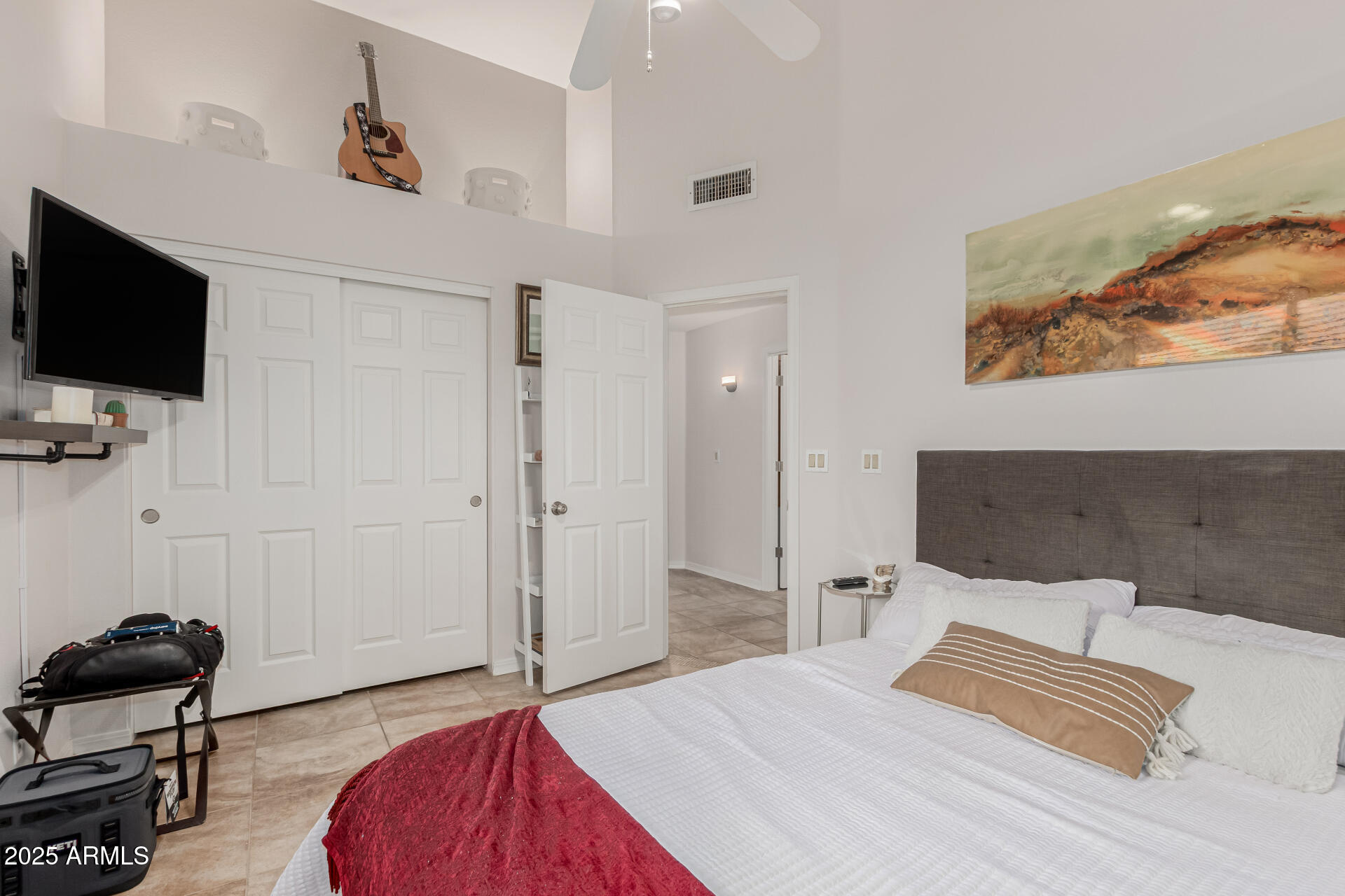 2854 E MALLORY Street