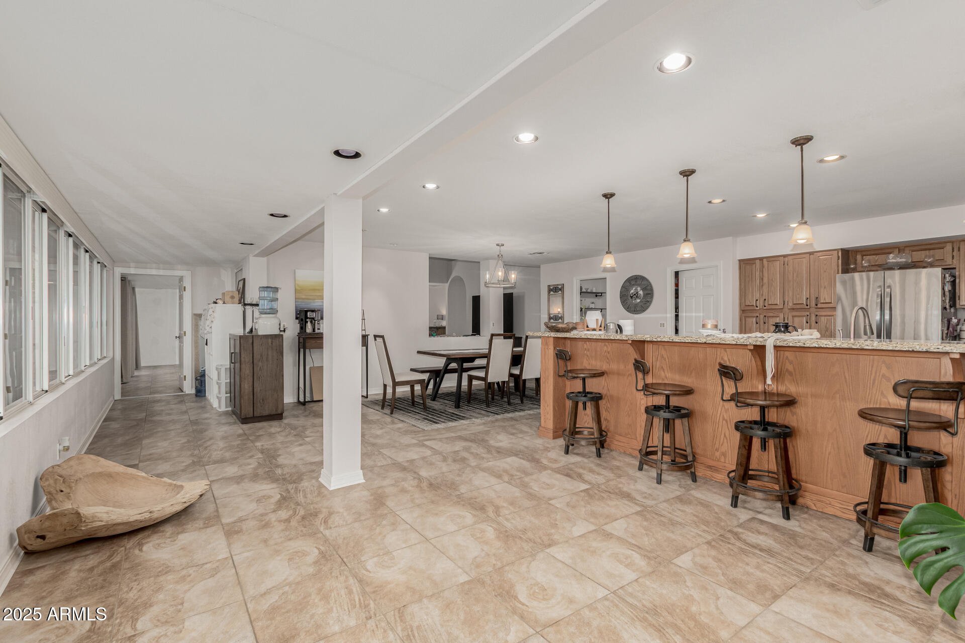 2854 E MALLORY Street