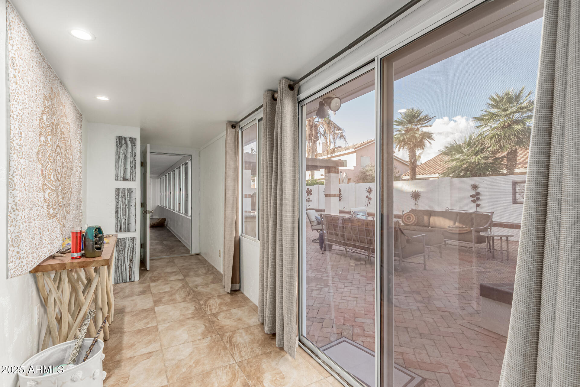 2854 E MALLORY Street