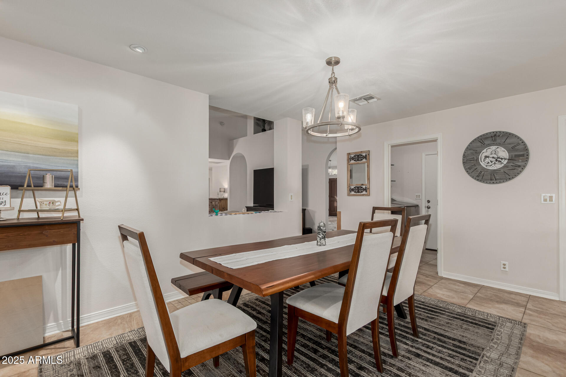 2854 E MALLORY Street