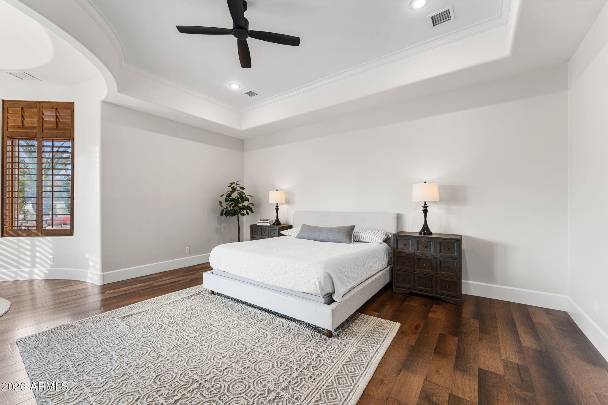 2527 E BEECHNUT Court