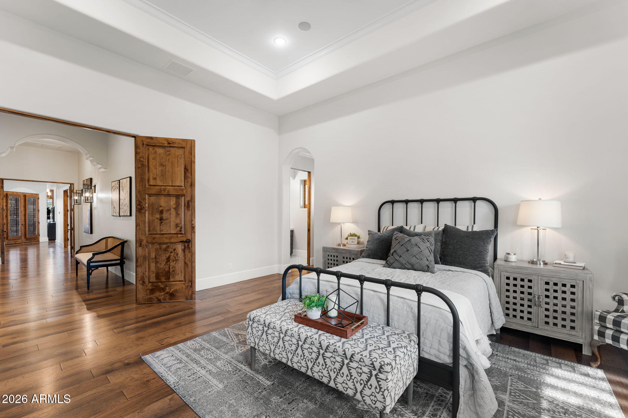 2527 E BEECHNUT Court