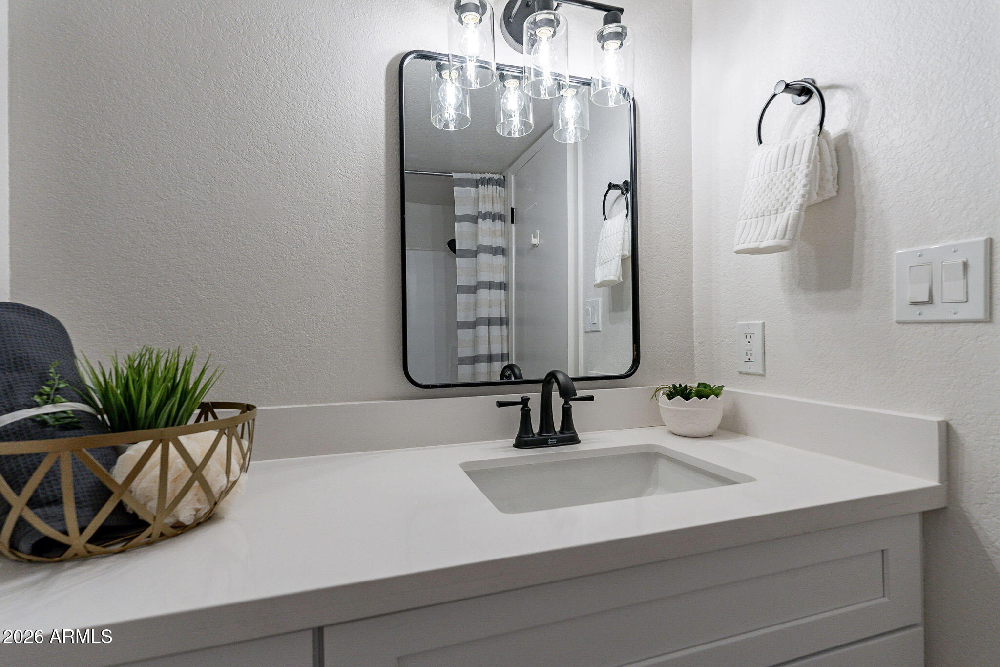 4608 W MARYLAND Avenue 214