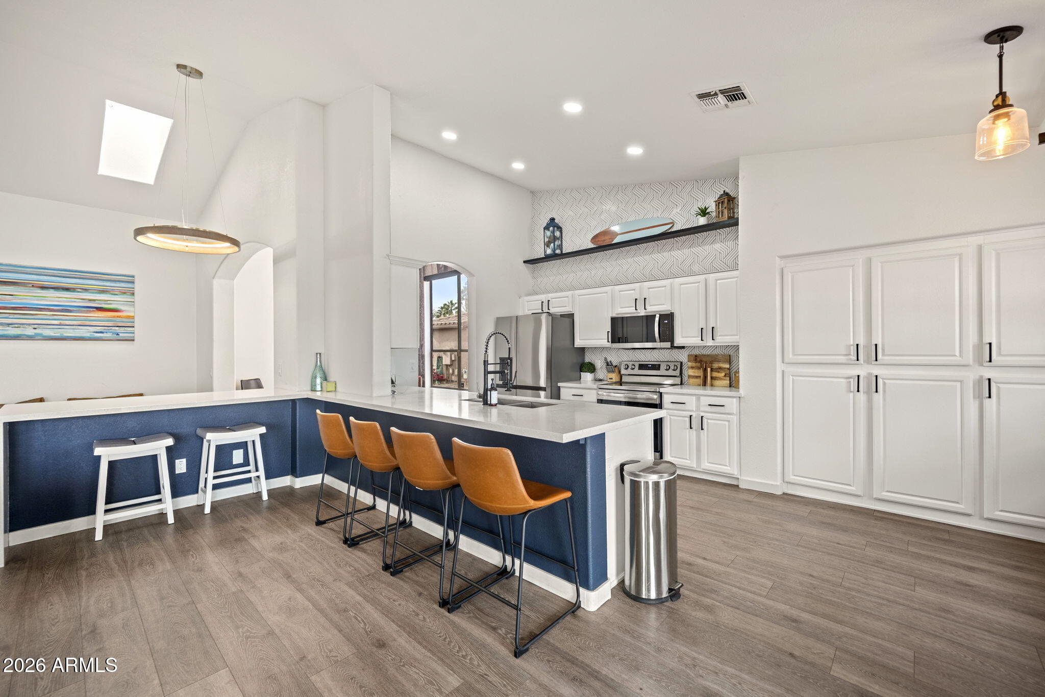 844 W BEECHNUT Drive