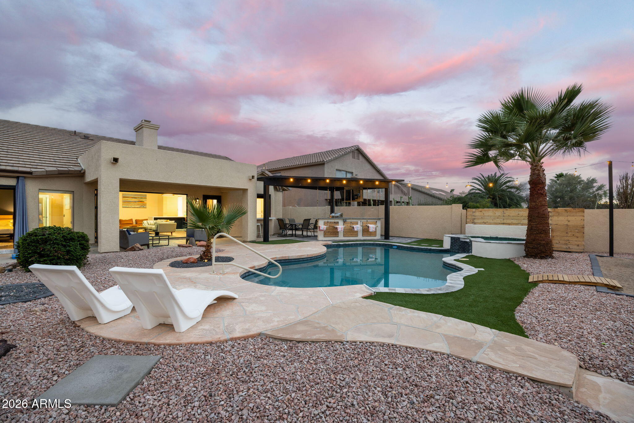 844 W BEECHNUT Drive