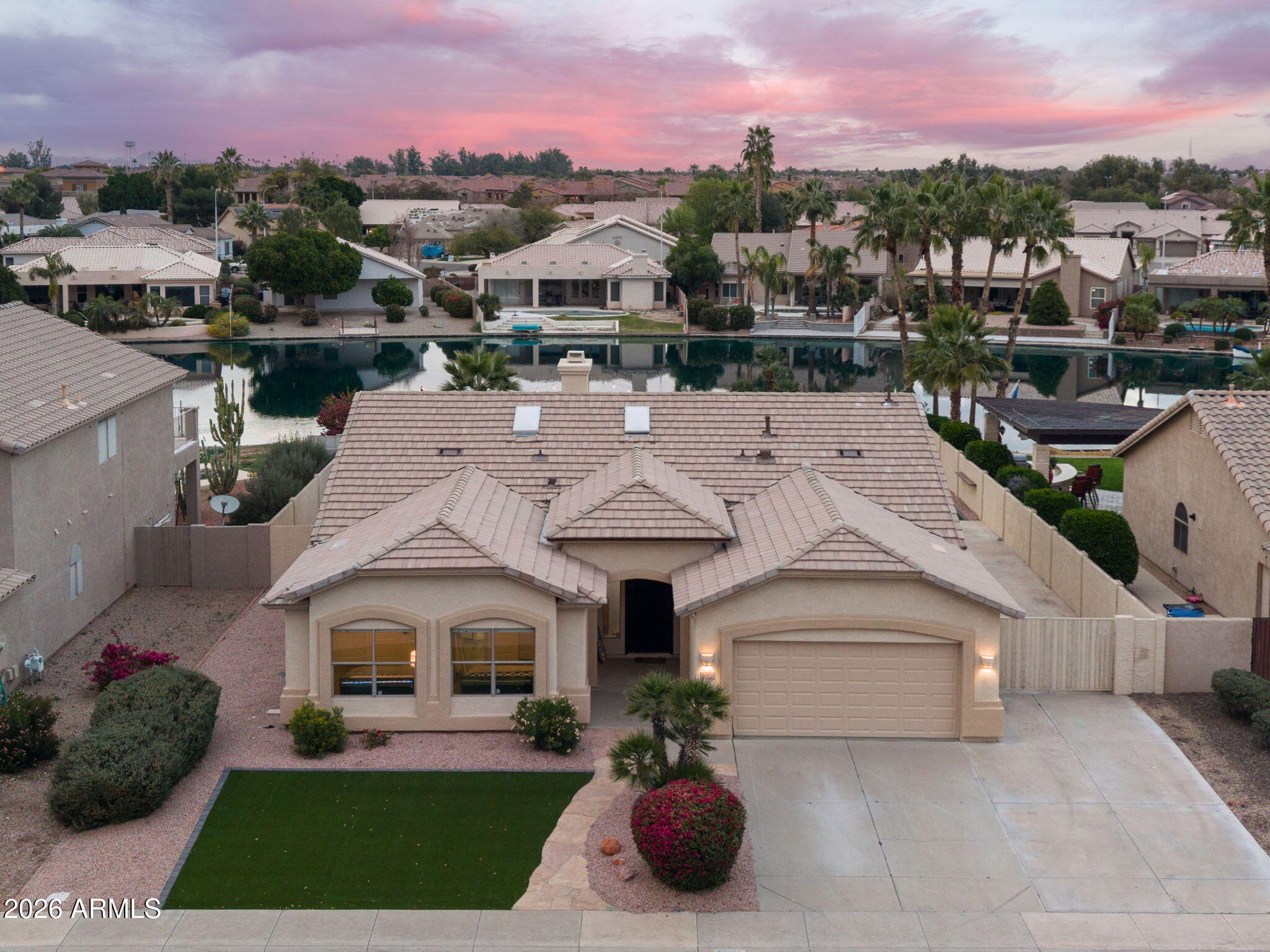 844 W BEECHNUT Drive