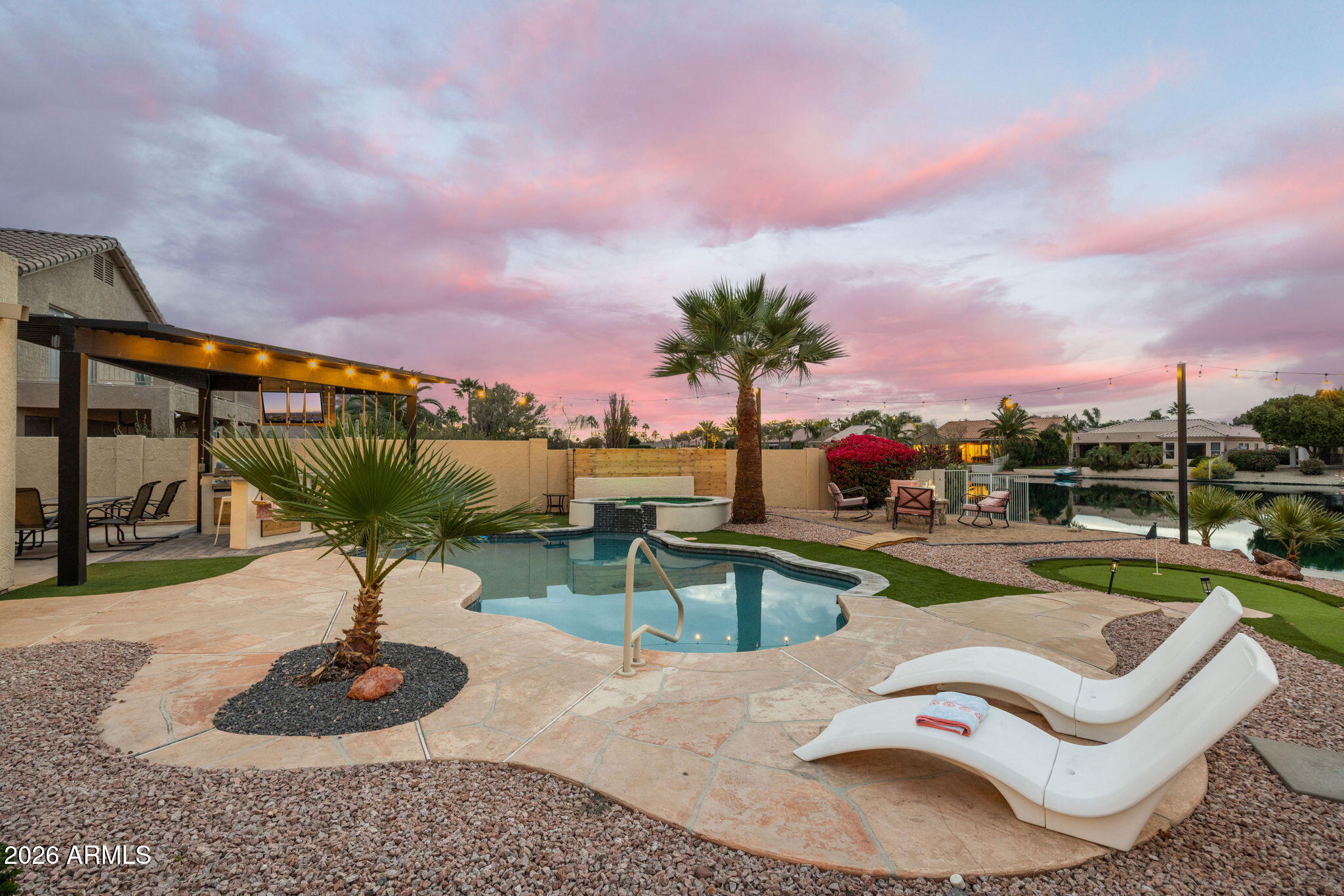 844 W BEECHNUT Drive