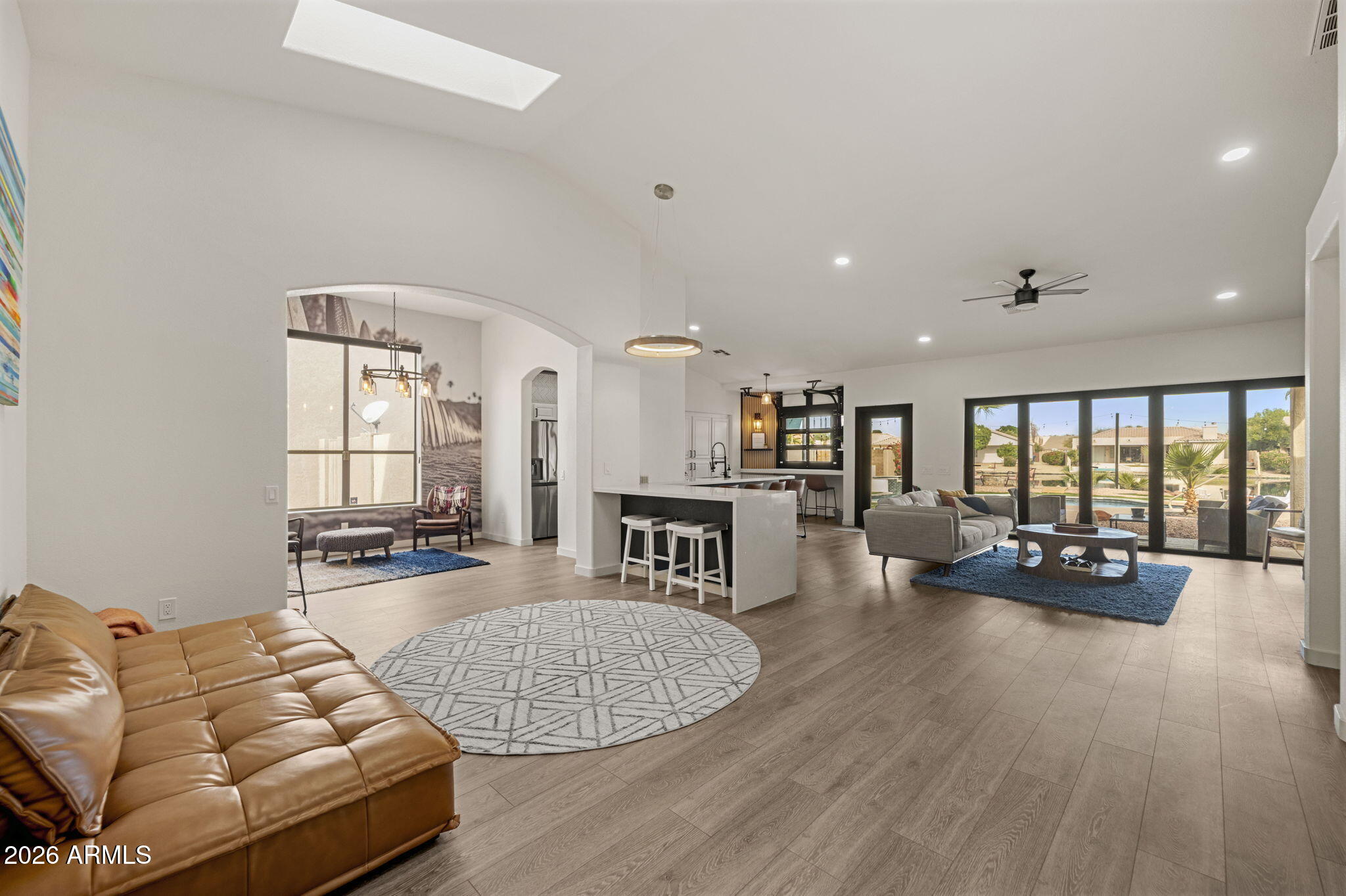 844 W BEECHNUT Drive