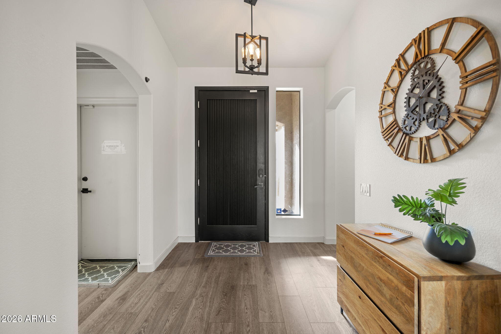 844 W BEECHNUT Drive