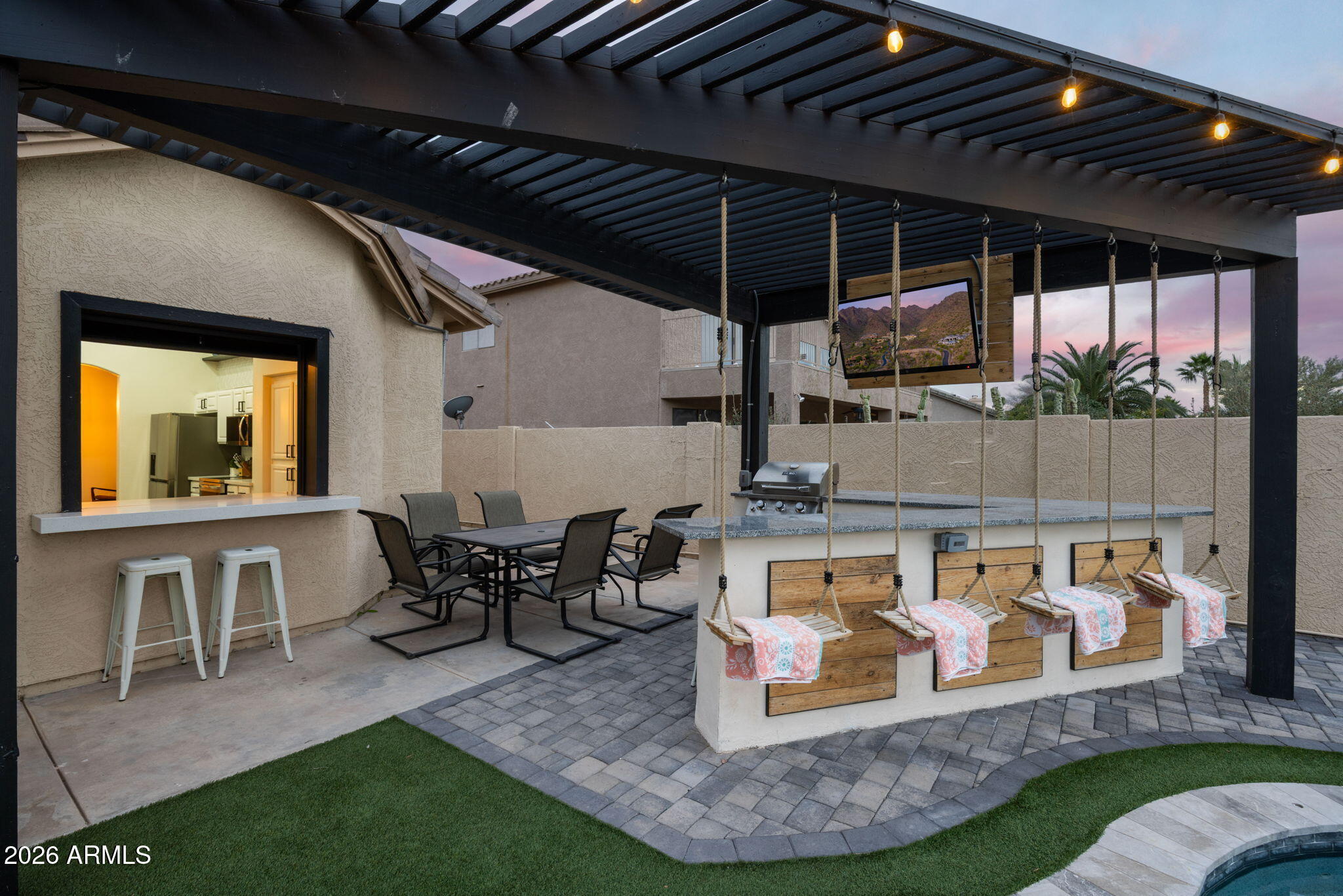 844 W BEECHNUT Drive