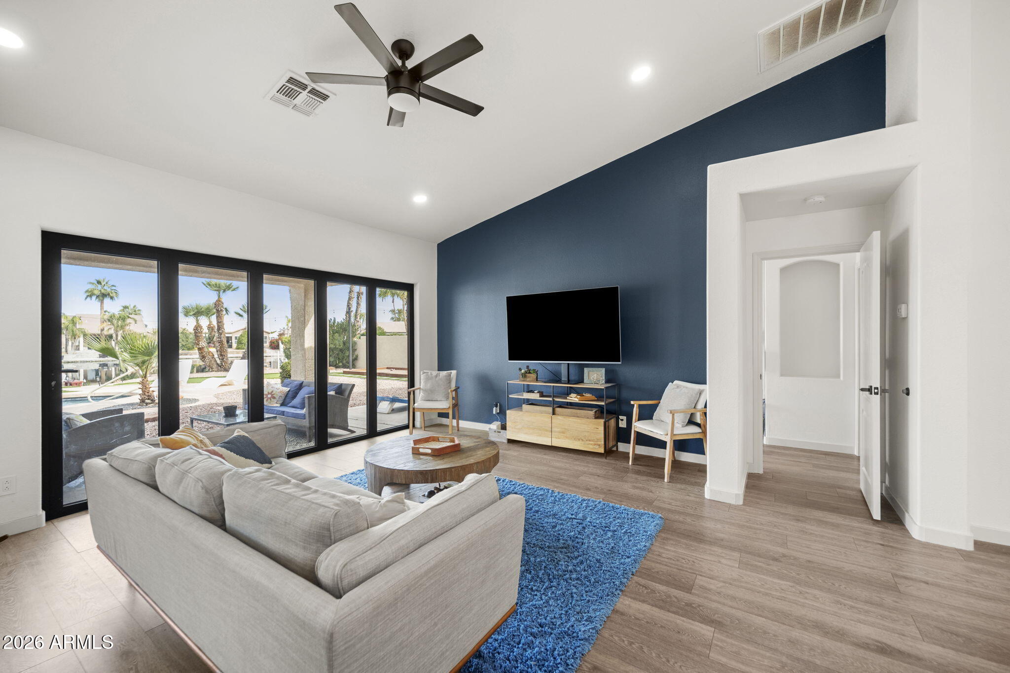 844 W BEECHNUT Drive