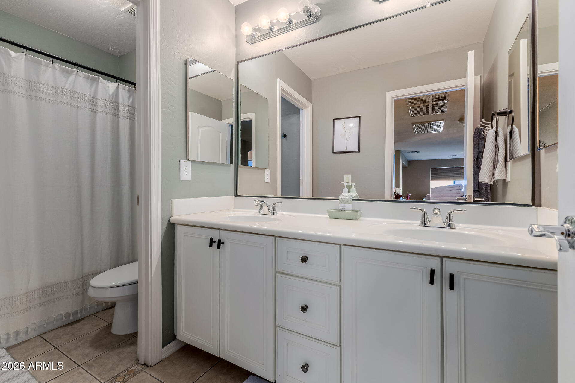 2340 W Bramble Berry Lane