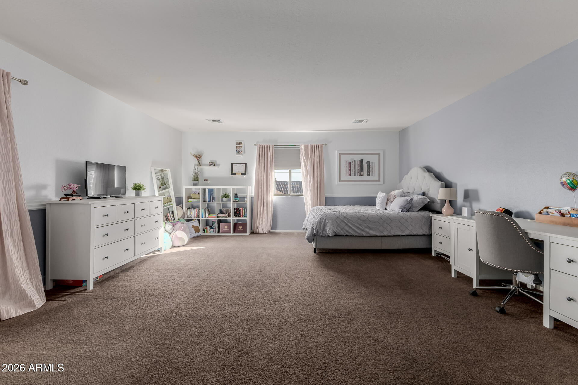 2340 W Bramble Berry Lane