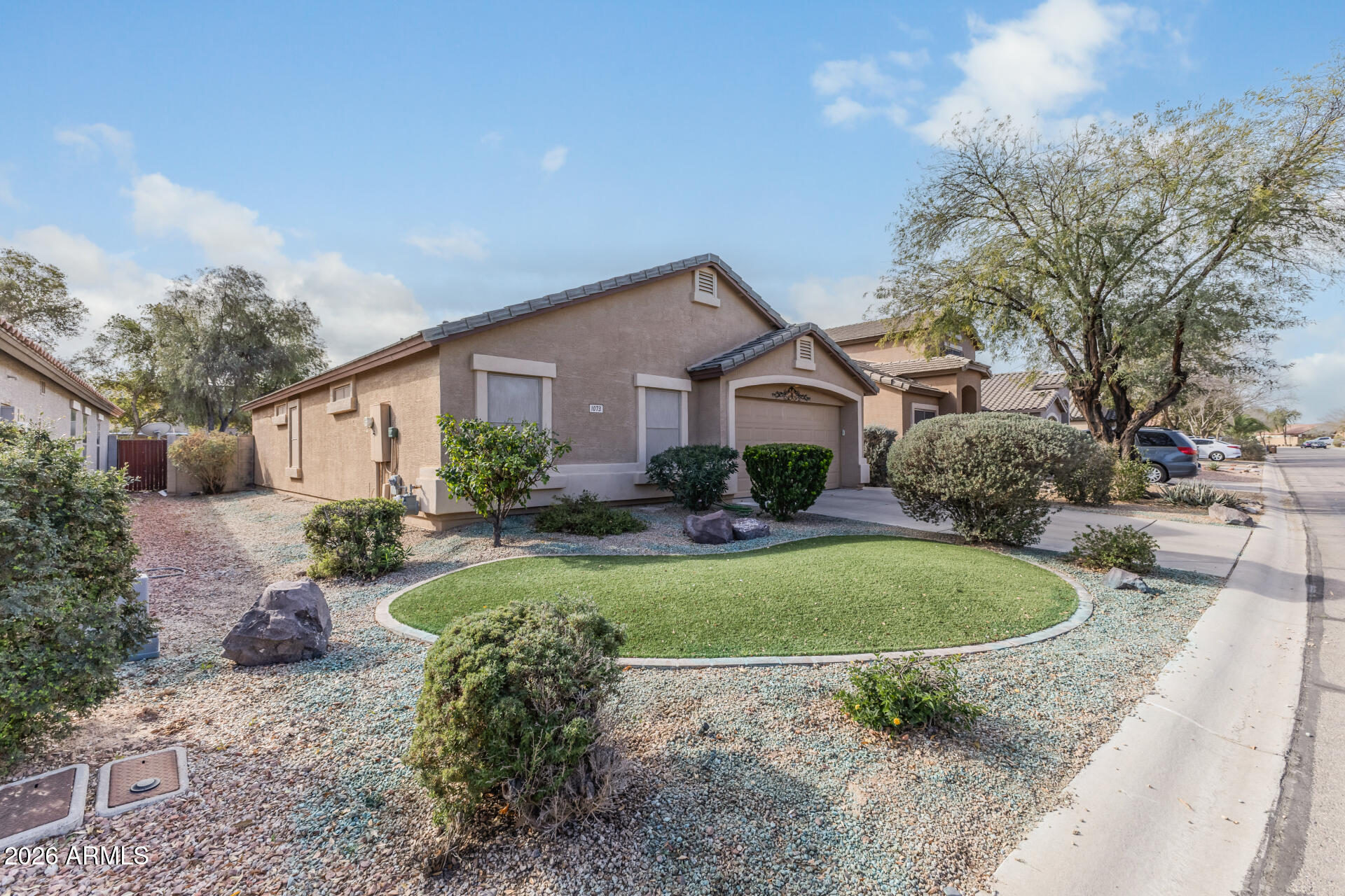 1073 E TAYLOR Trail