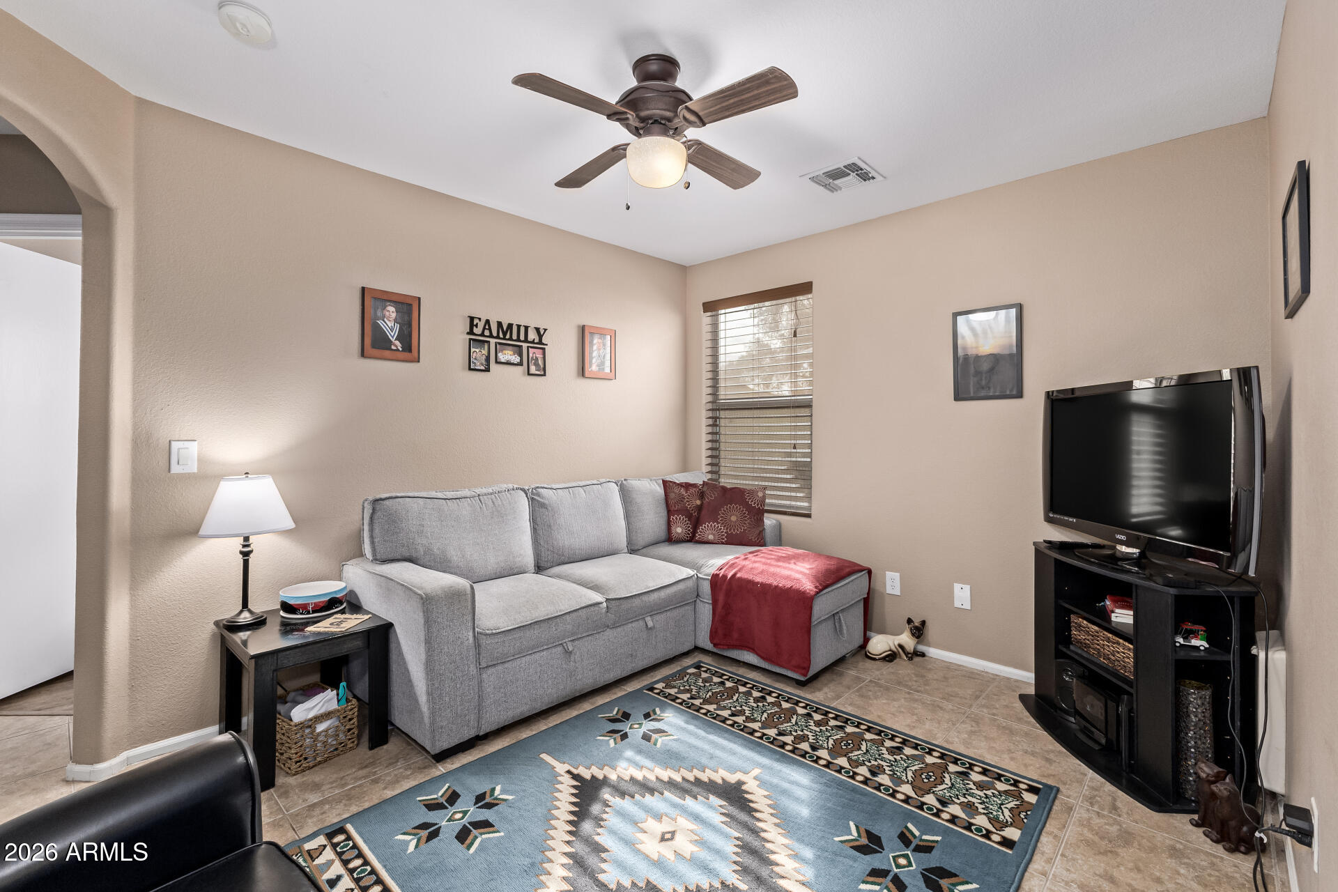 1073 E TAYLOR Trail