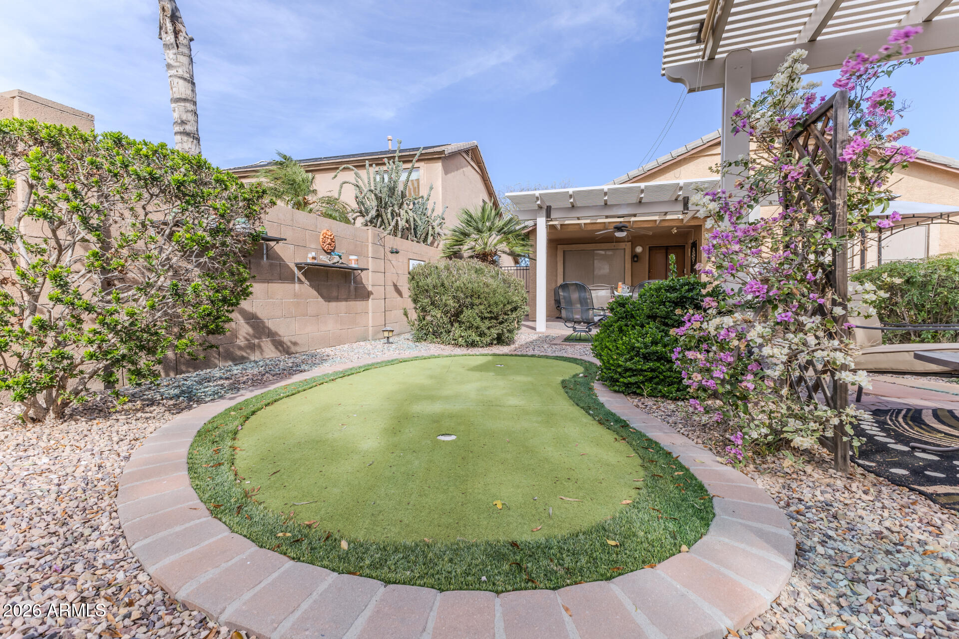 1073 E TAYLOR Trail