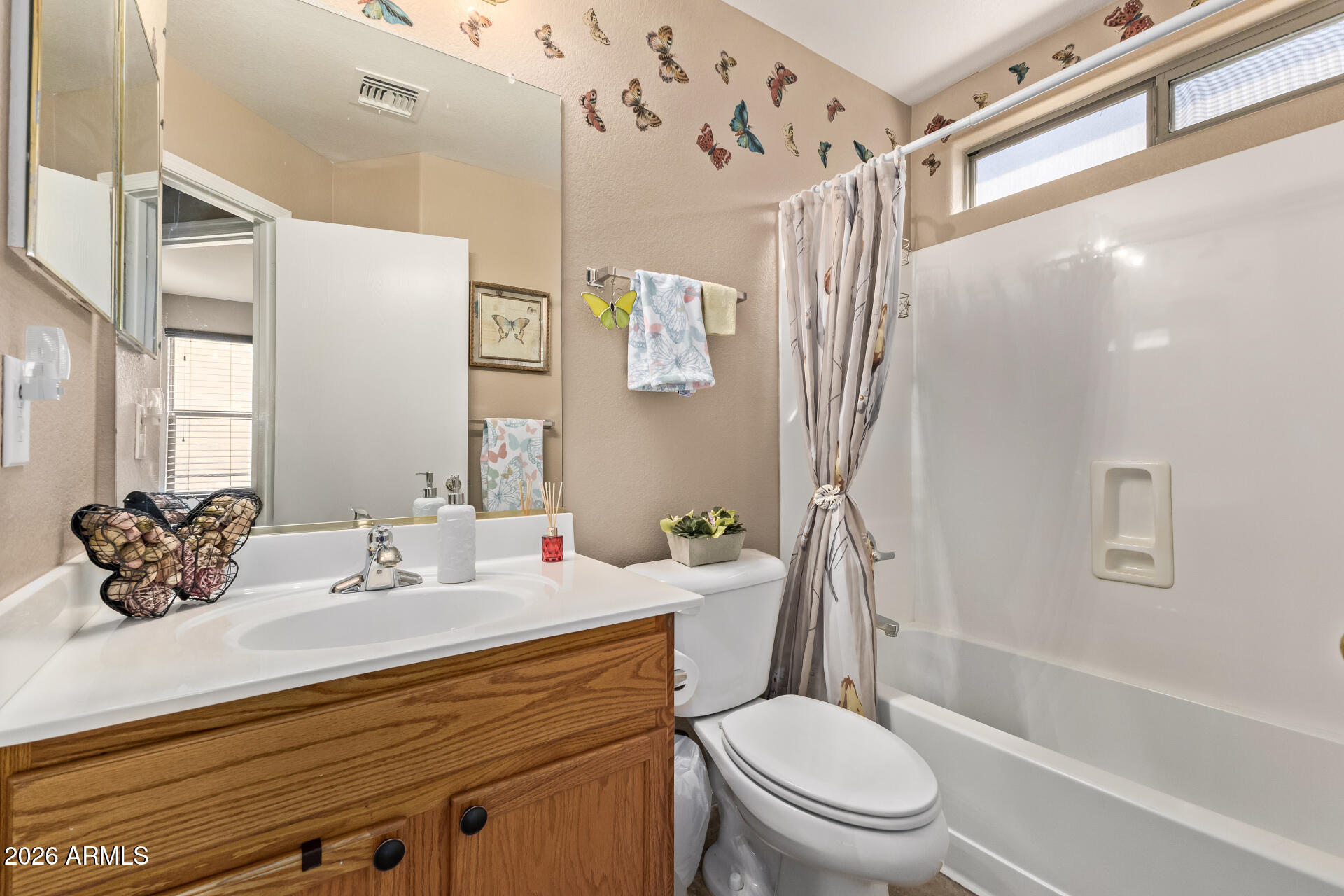 1073 E TAYLOR Trail