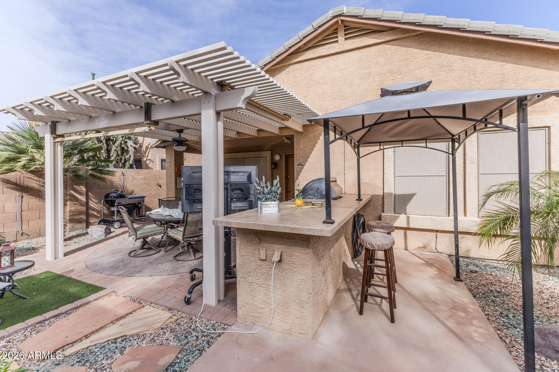 1073 E TAYLOR Trail