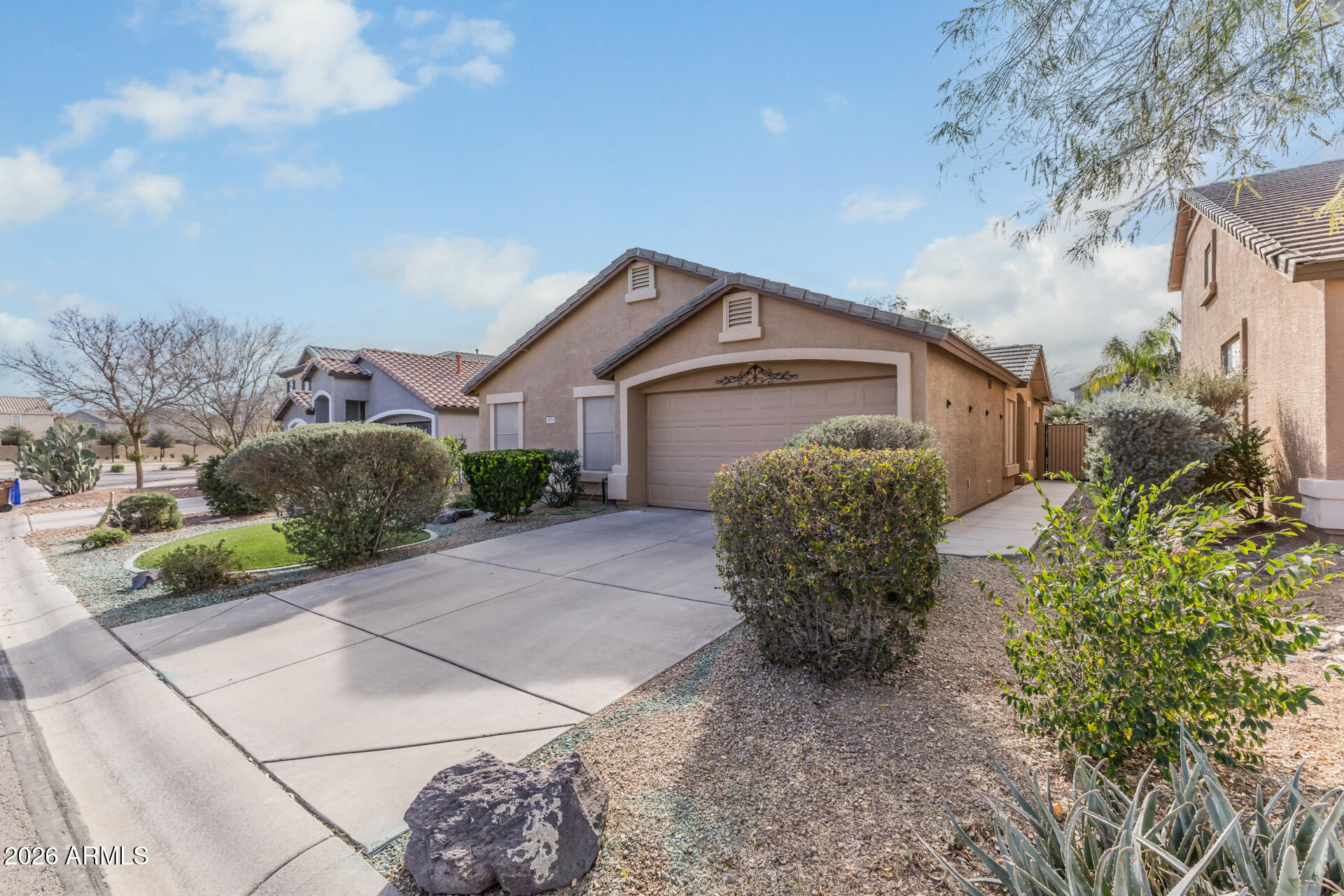 1073 E TAYLOR Trail