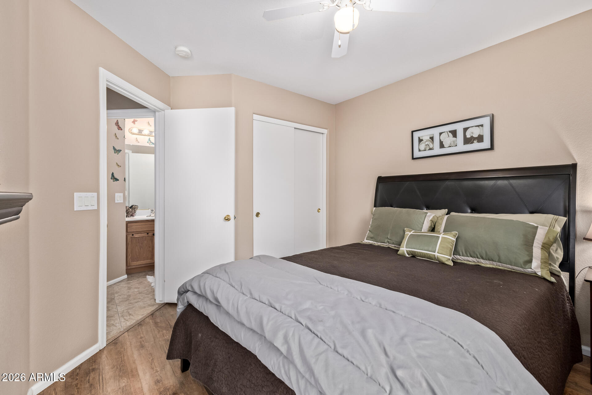 1073 E TAYLOR Trail