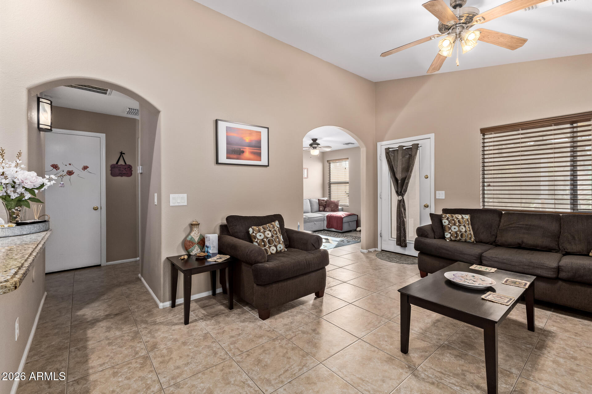 1073 E TAYLOR Trail