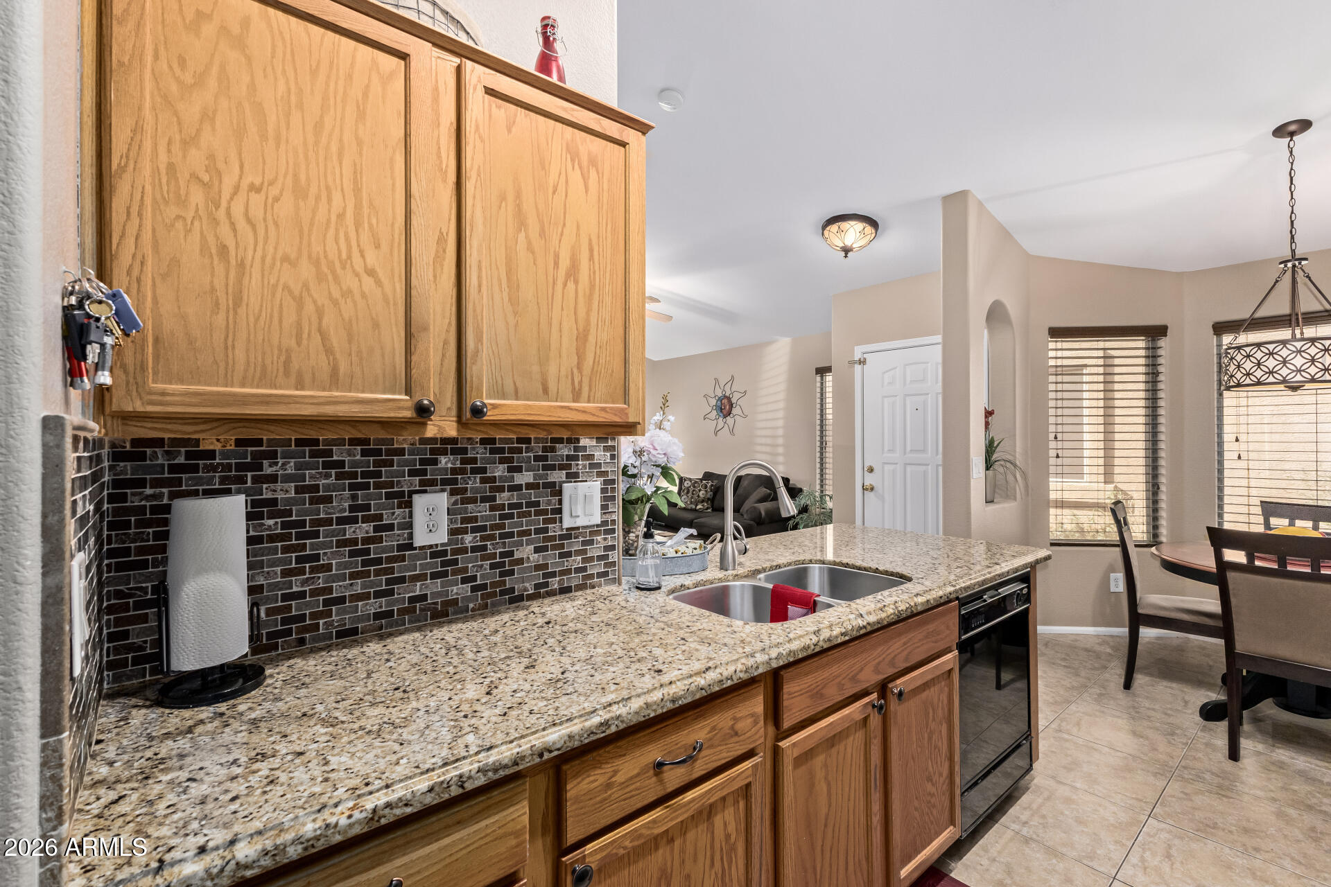 1073 E TAYLOR Trail