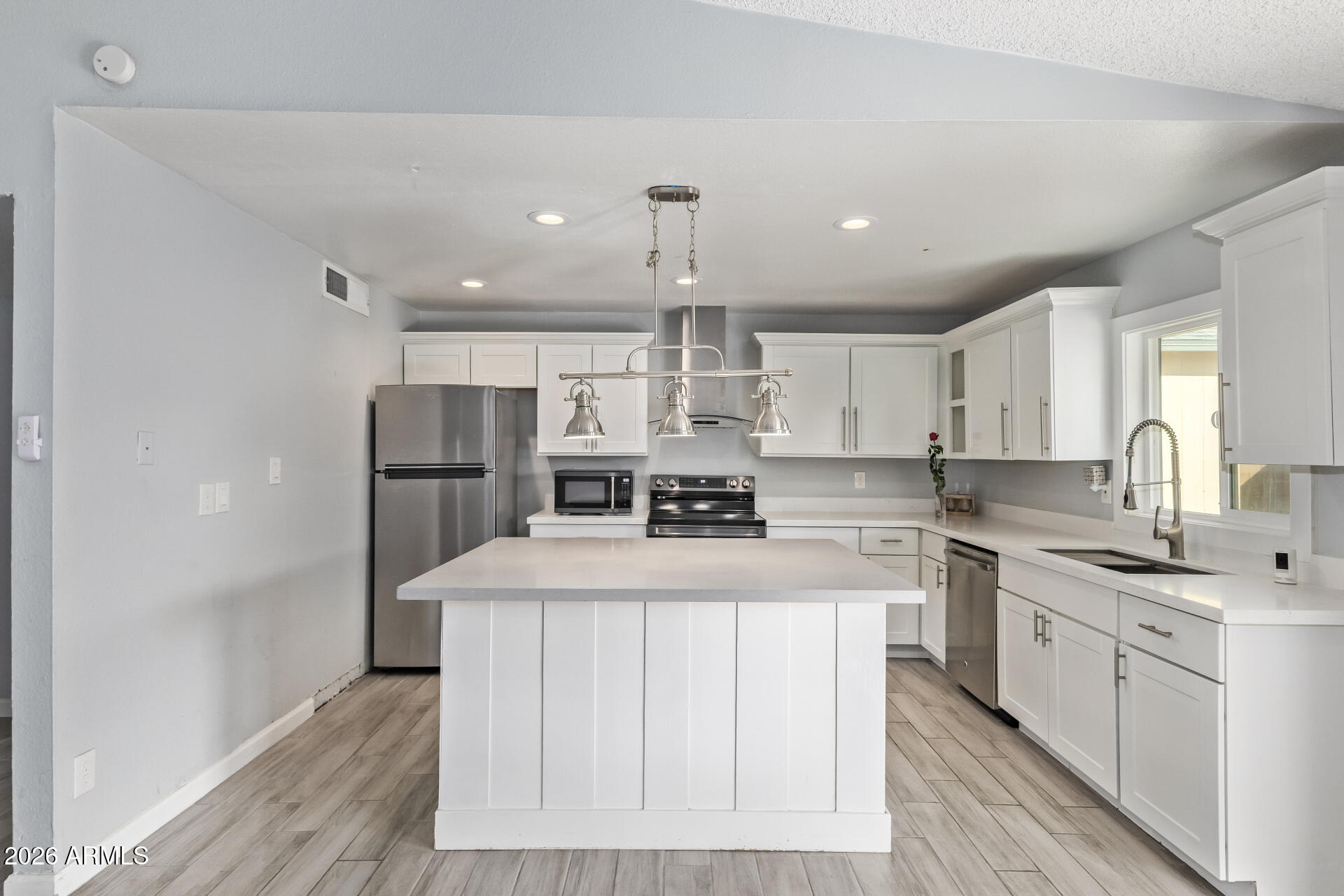 8051 W MARIPOSA Drive