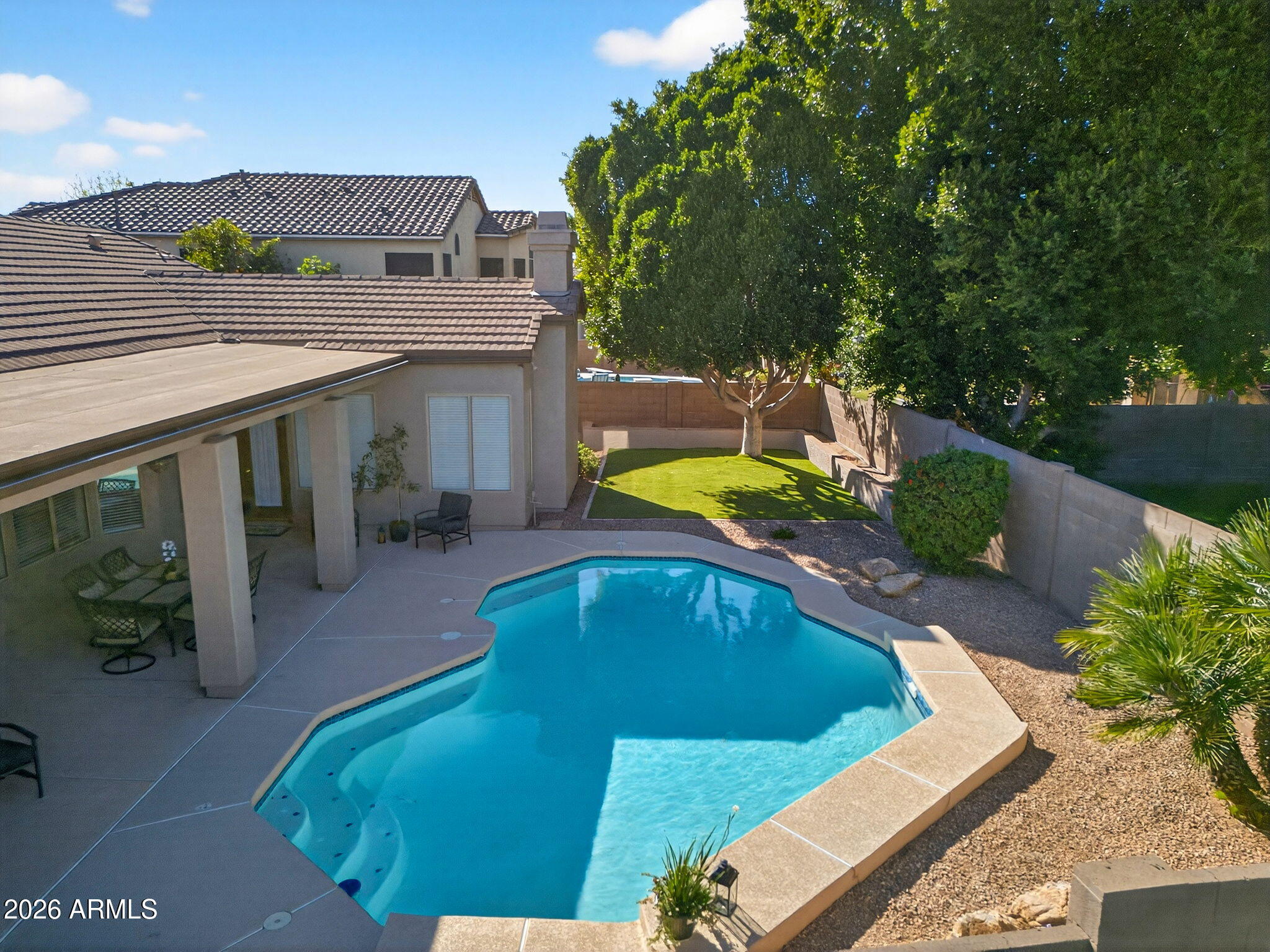 1162 W CHILTON Avenue