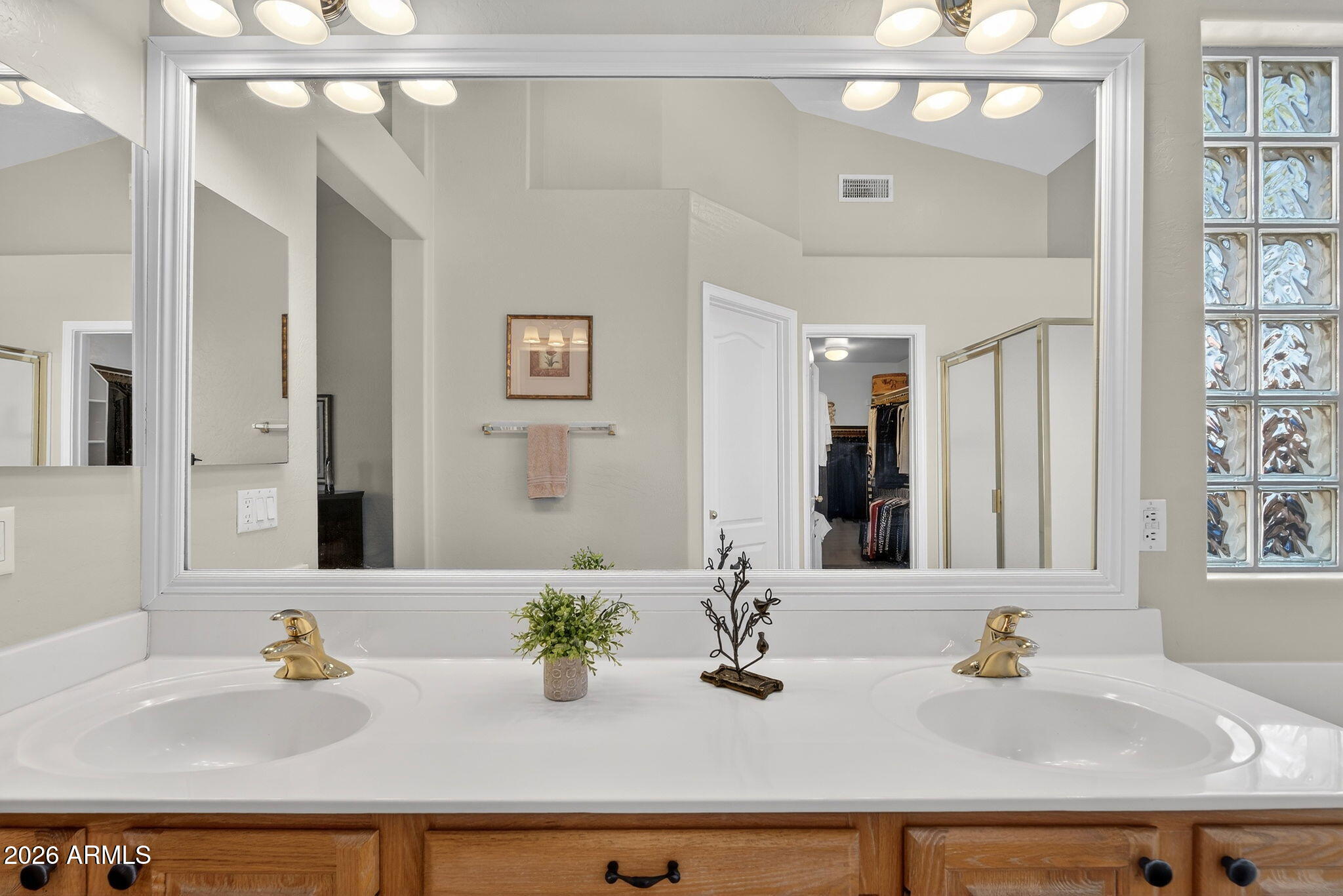 1162 W CHILTON Avenue