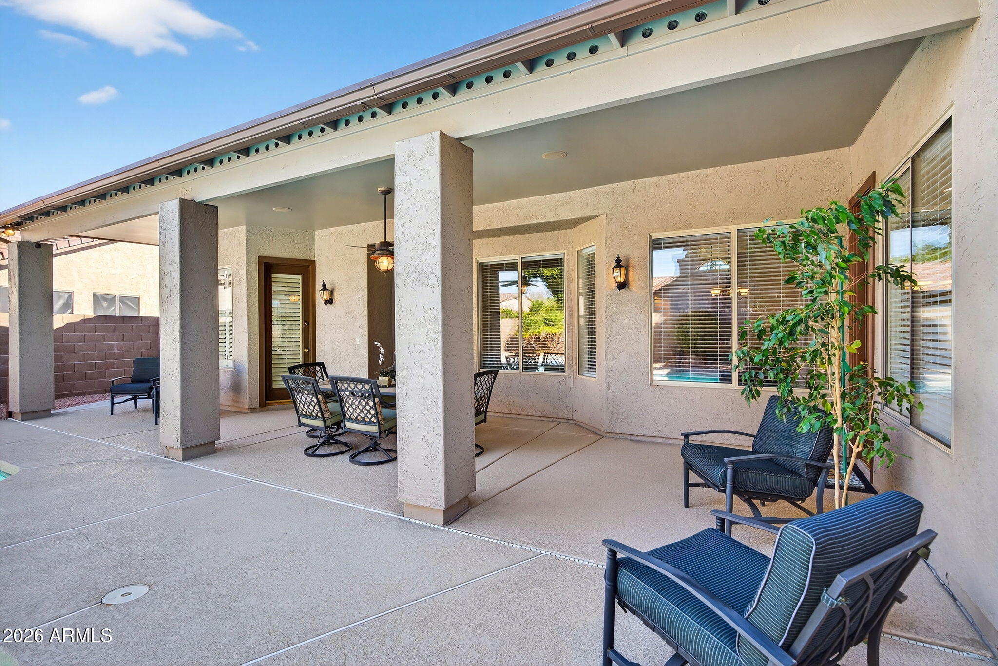 1162 W CHILTON Avenue