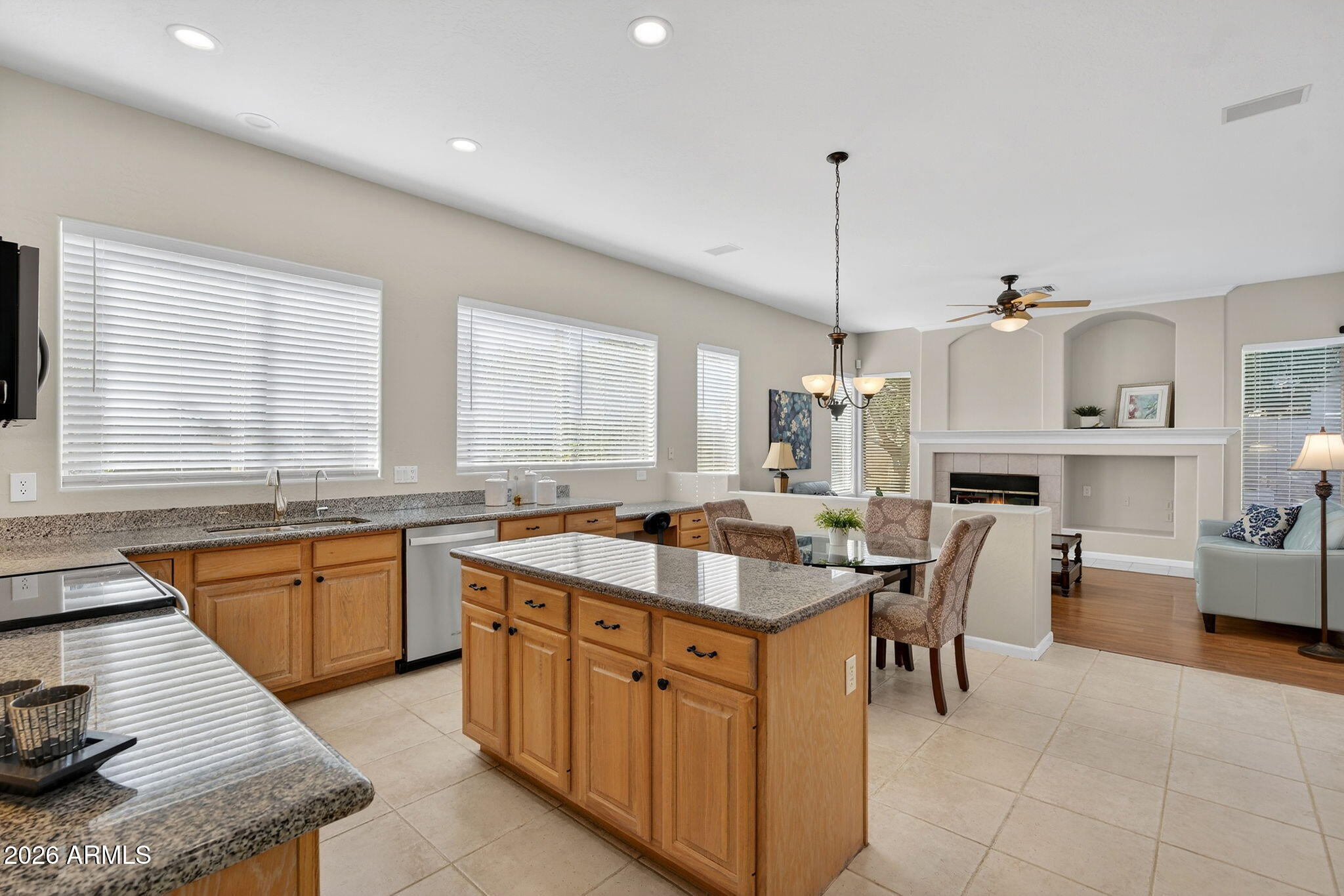 1162 W CHILTON Avenue