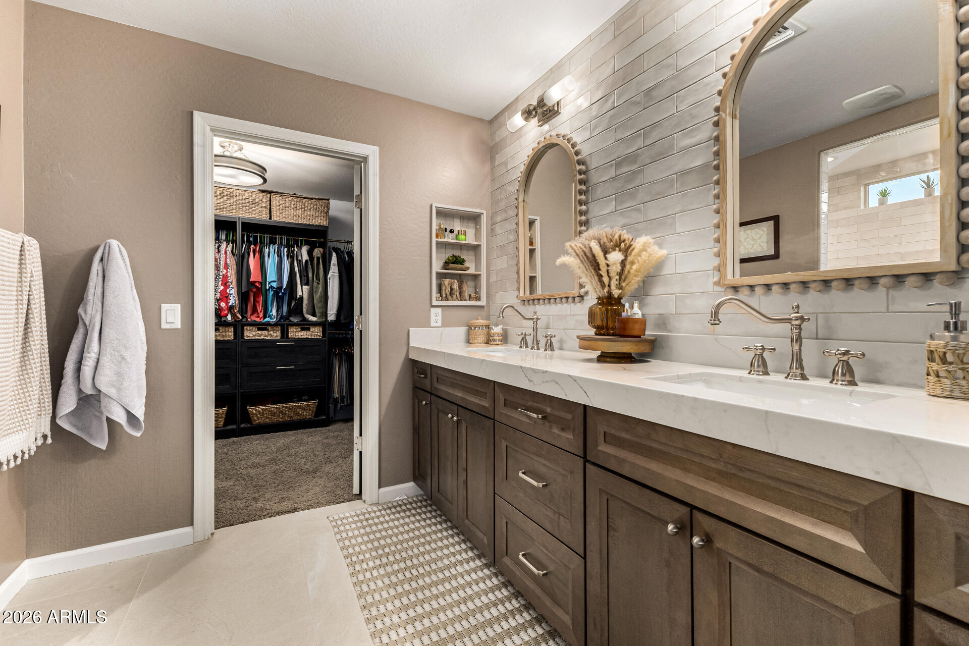 1974 E DUBOIS Avenue