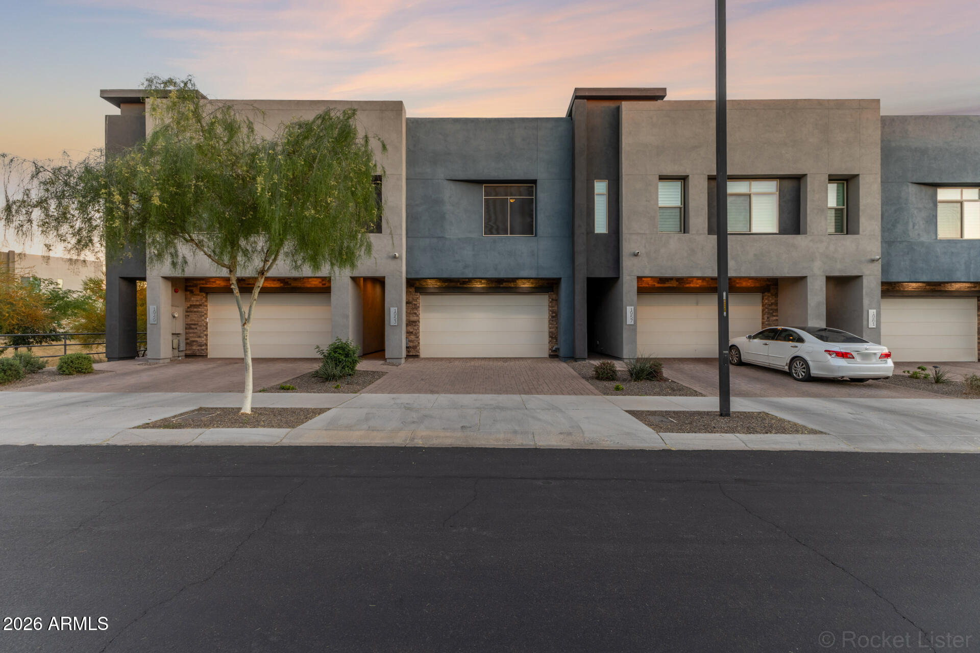1953 W KINFIELD Trail