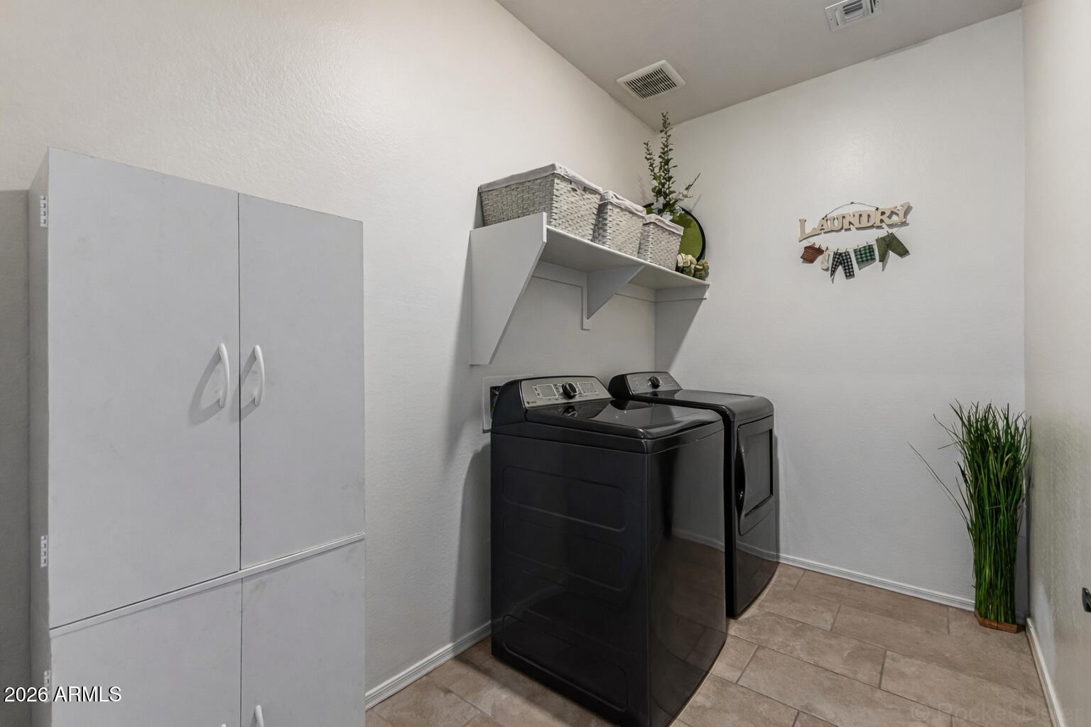 17140 W RUNNING DEER Trail