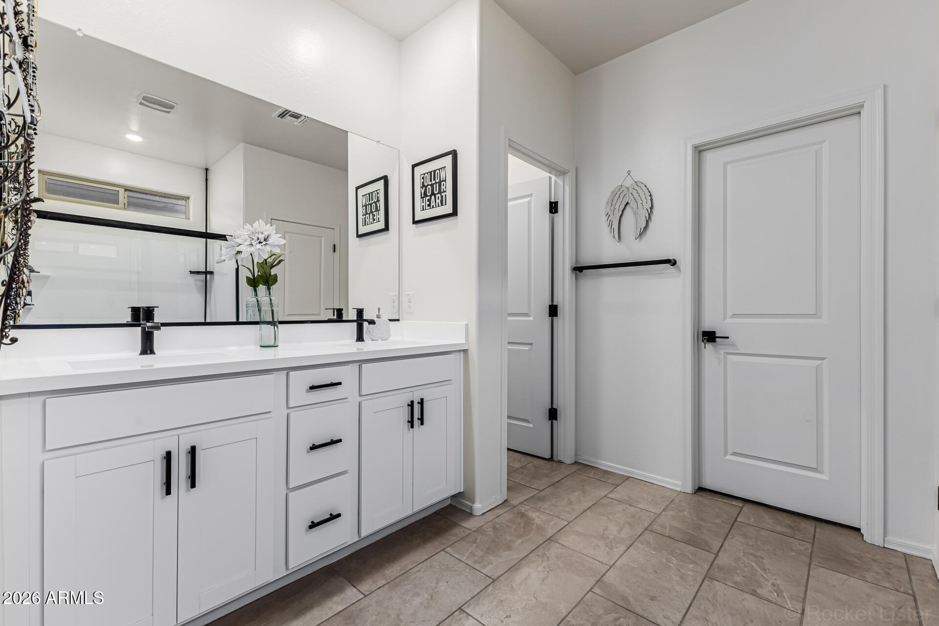 17140 W RUNNING DEER Trail