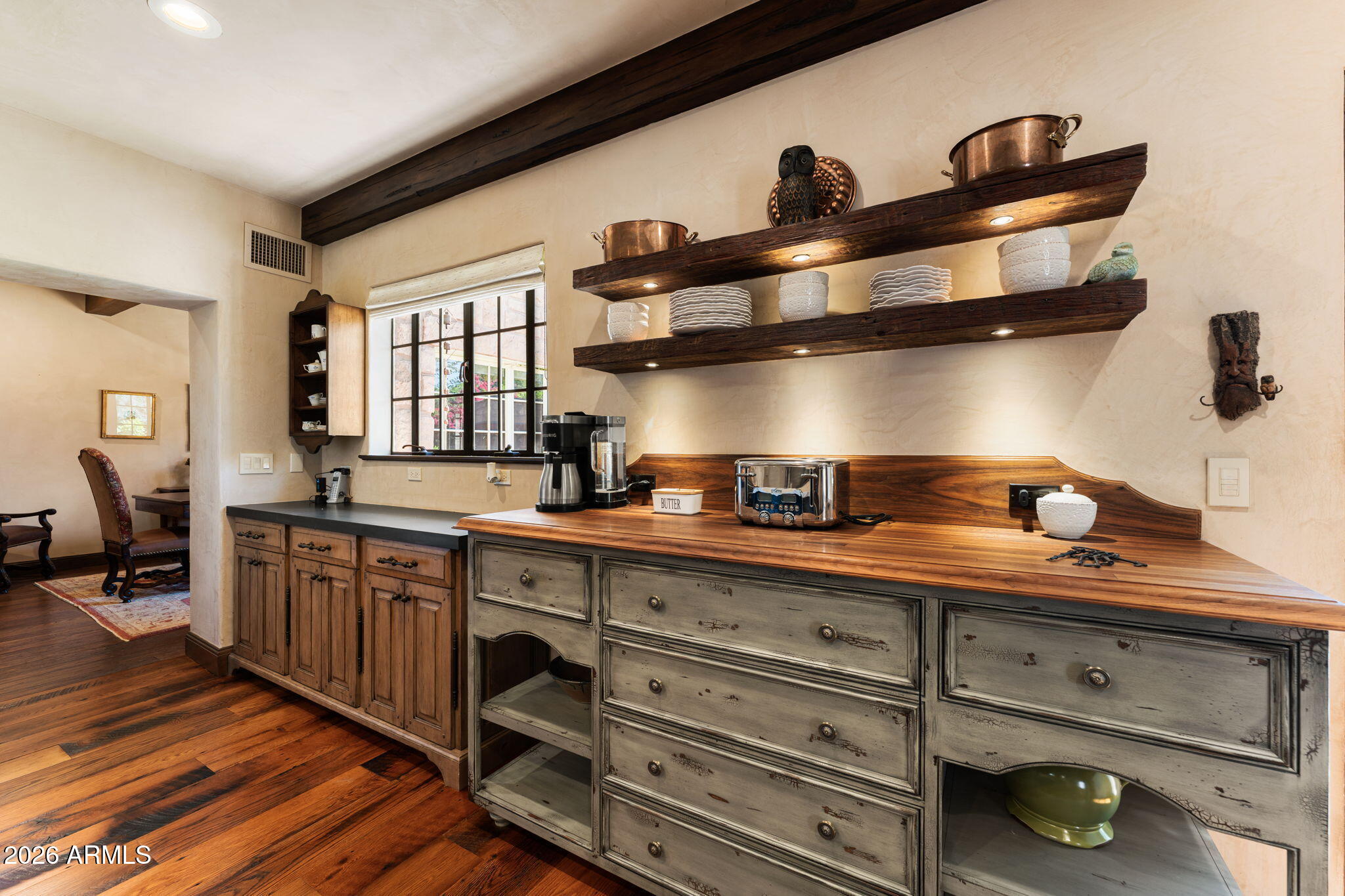 1015 W ENCANTO Boulevard