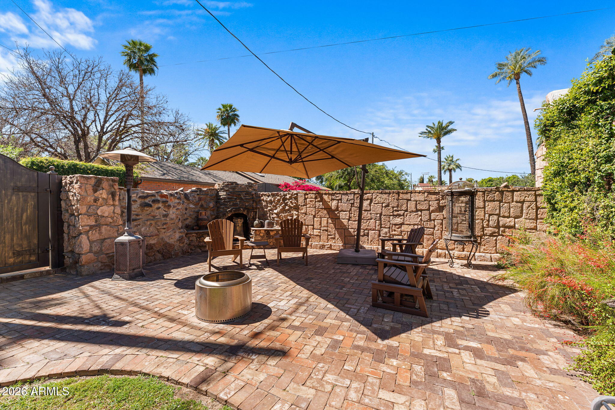 1015 W ENCANTO Boulevard