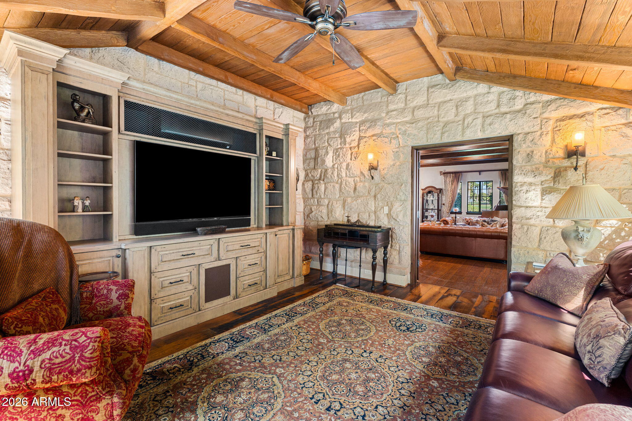 1015 W ENCANTO Boulevard