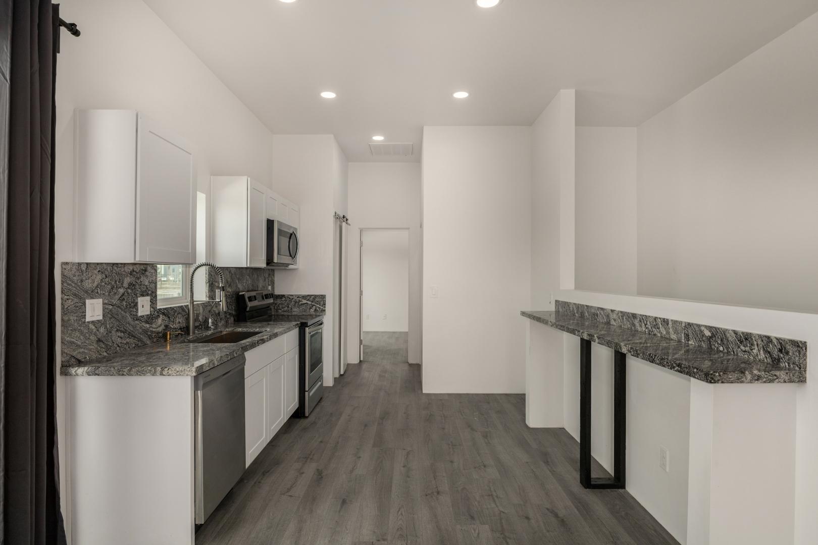 1933 E Monroe Street 2