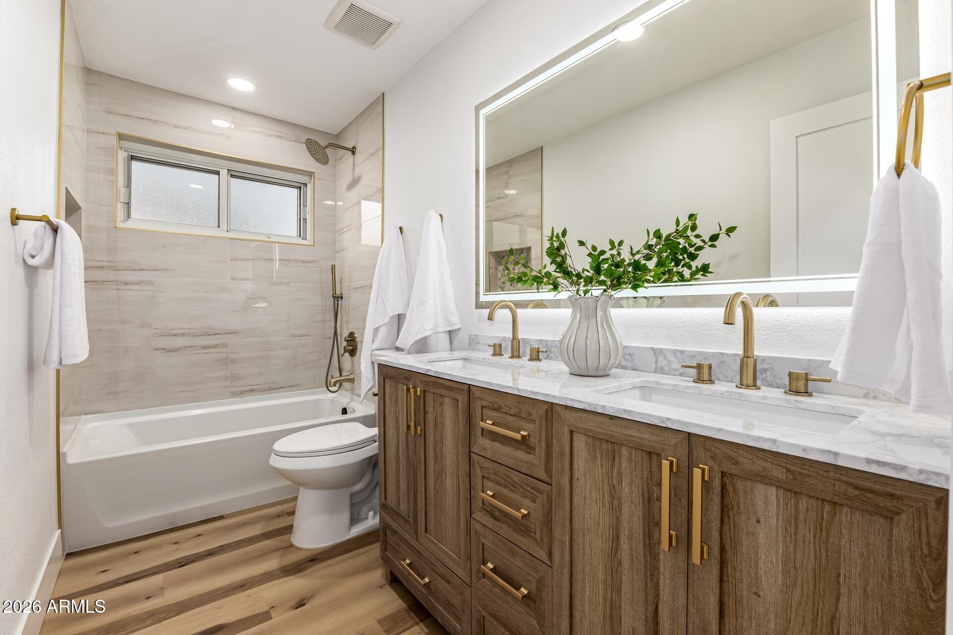 1515 N SAGUARO Drive