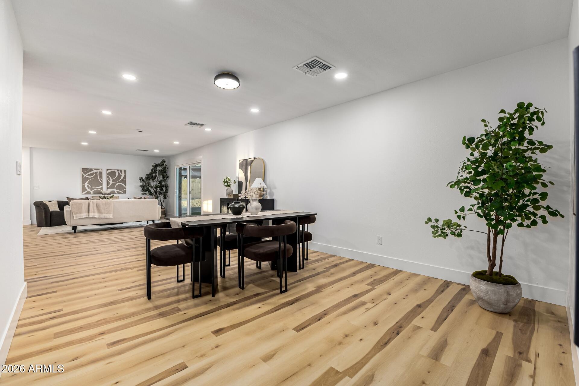 1515 N SAGUARO Drive