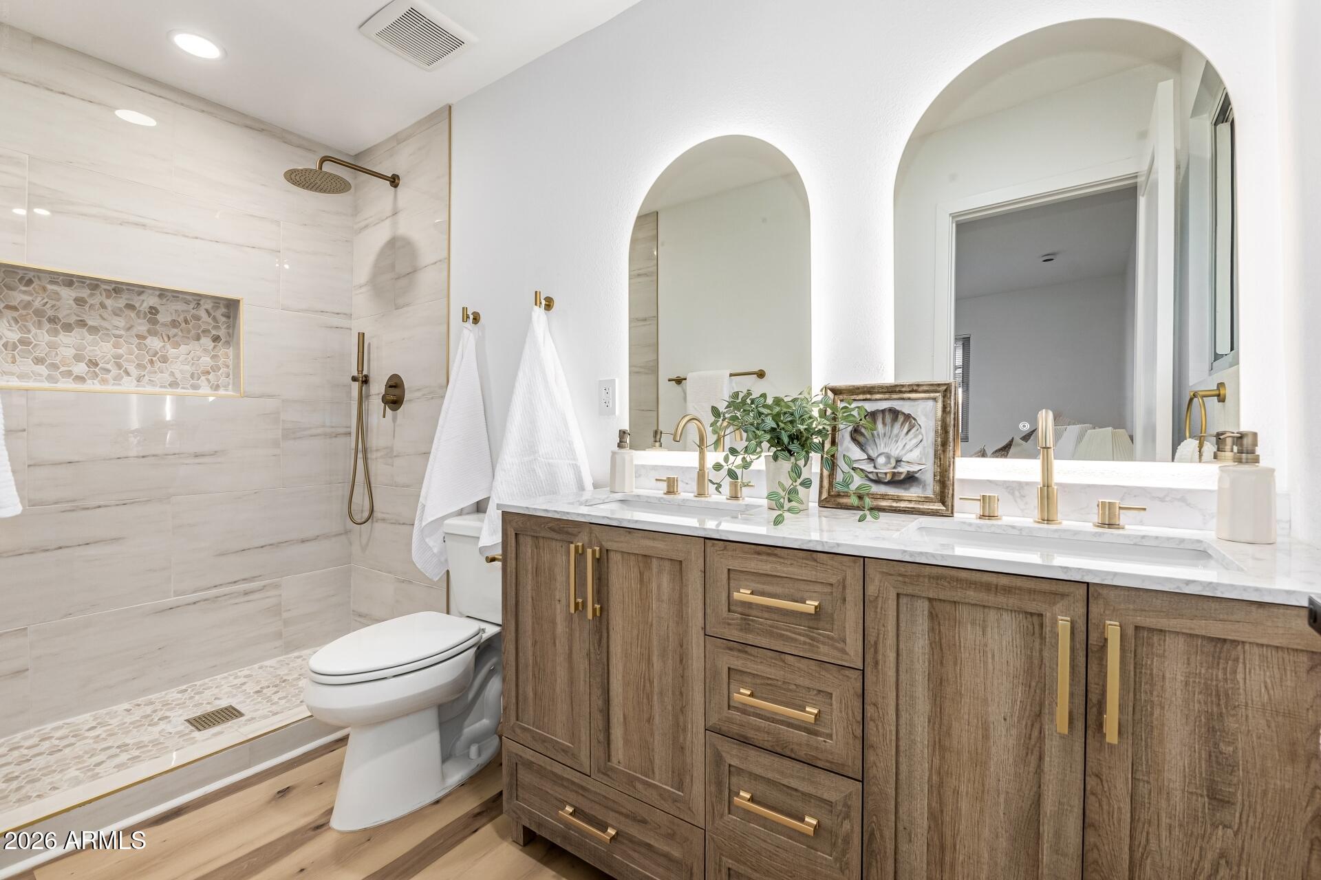 1515 N SAGUARO Drive