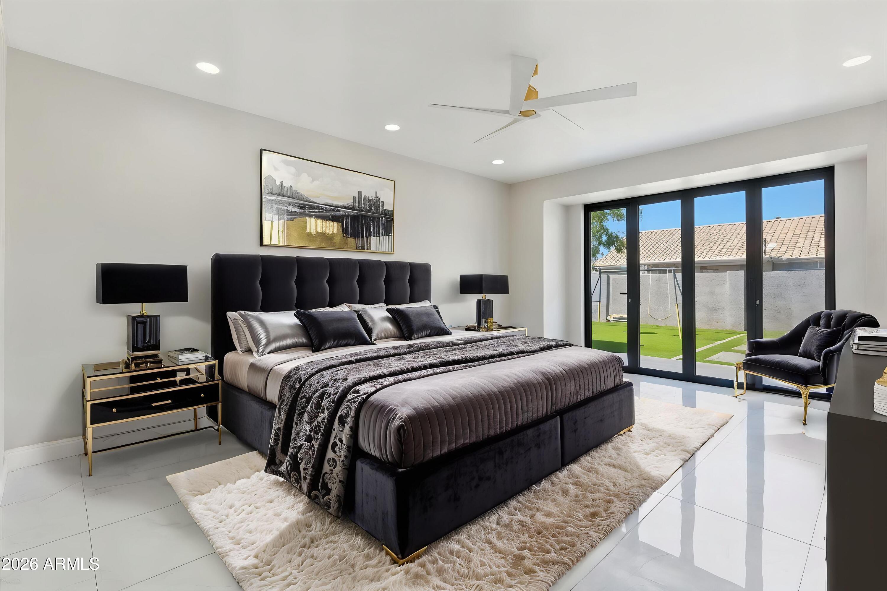 1732 W COMMERCE Avenue