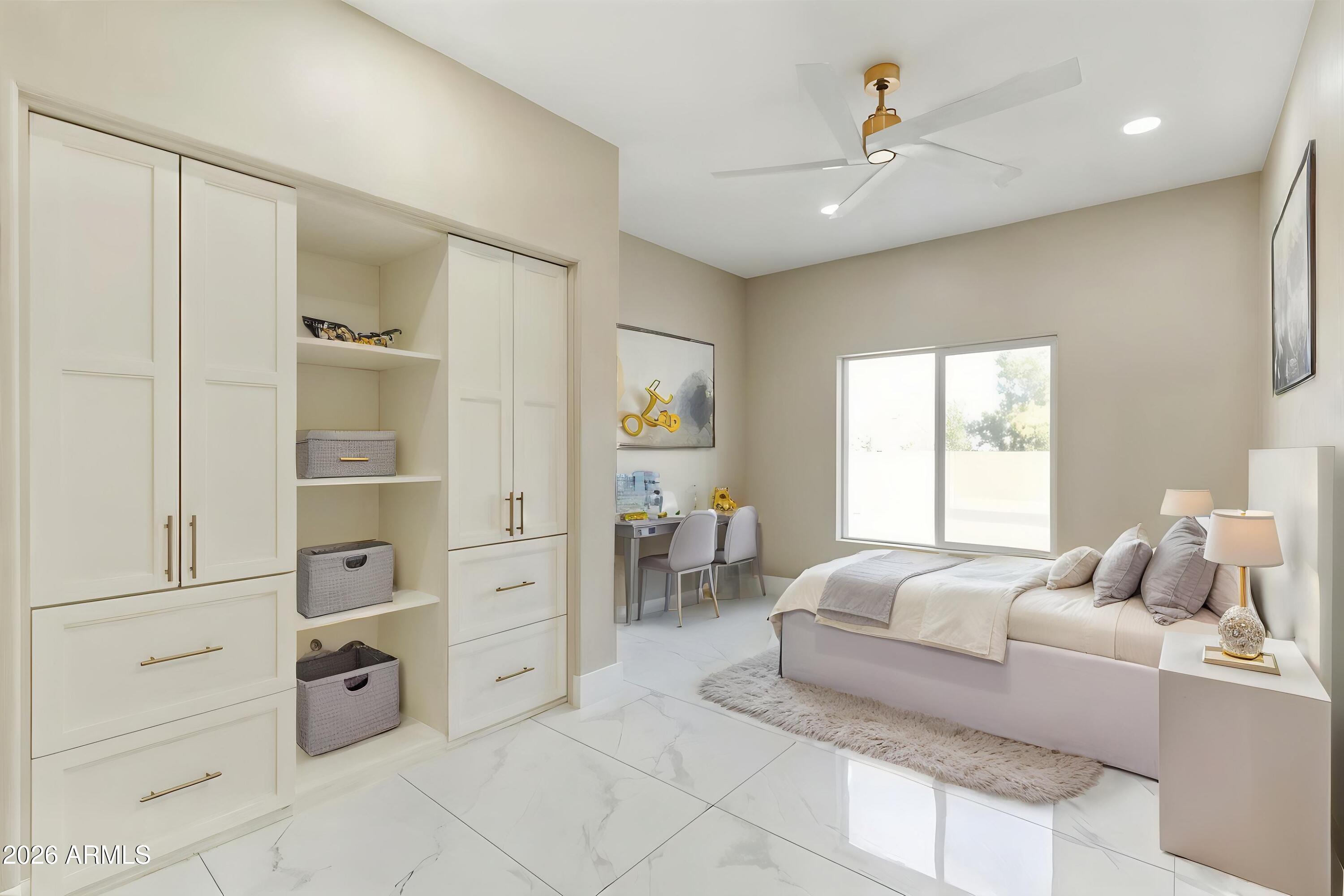 1732 W COMMERCE Avenue