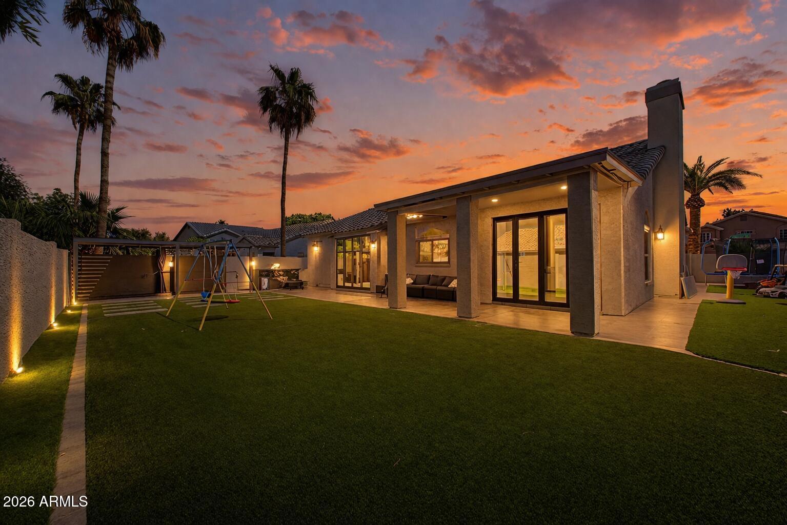 1732 W COMMERCE Avenue