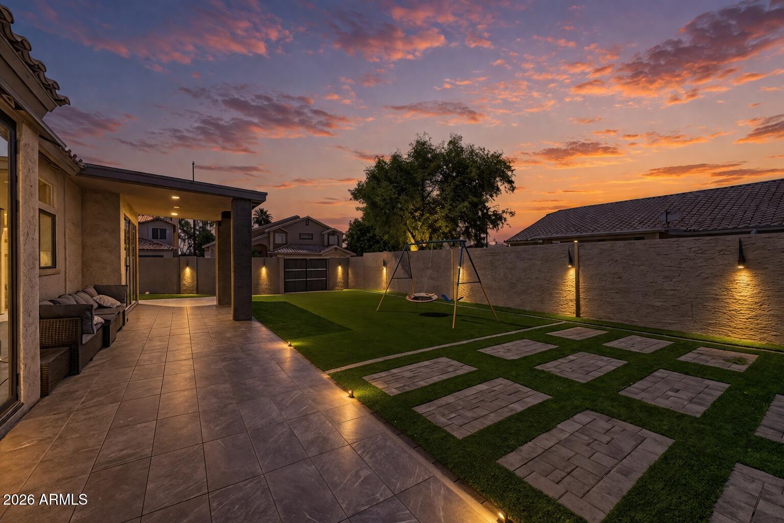 1732 W COMMERCE Avenue