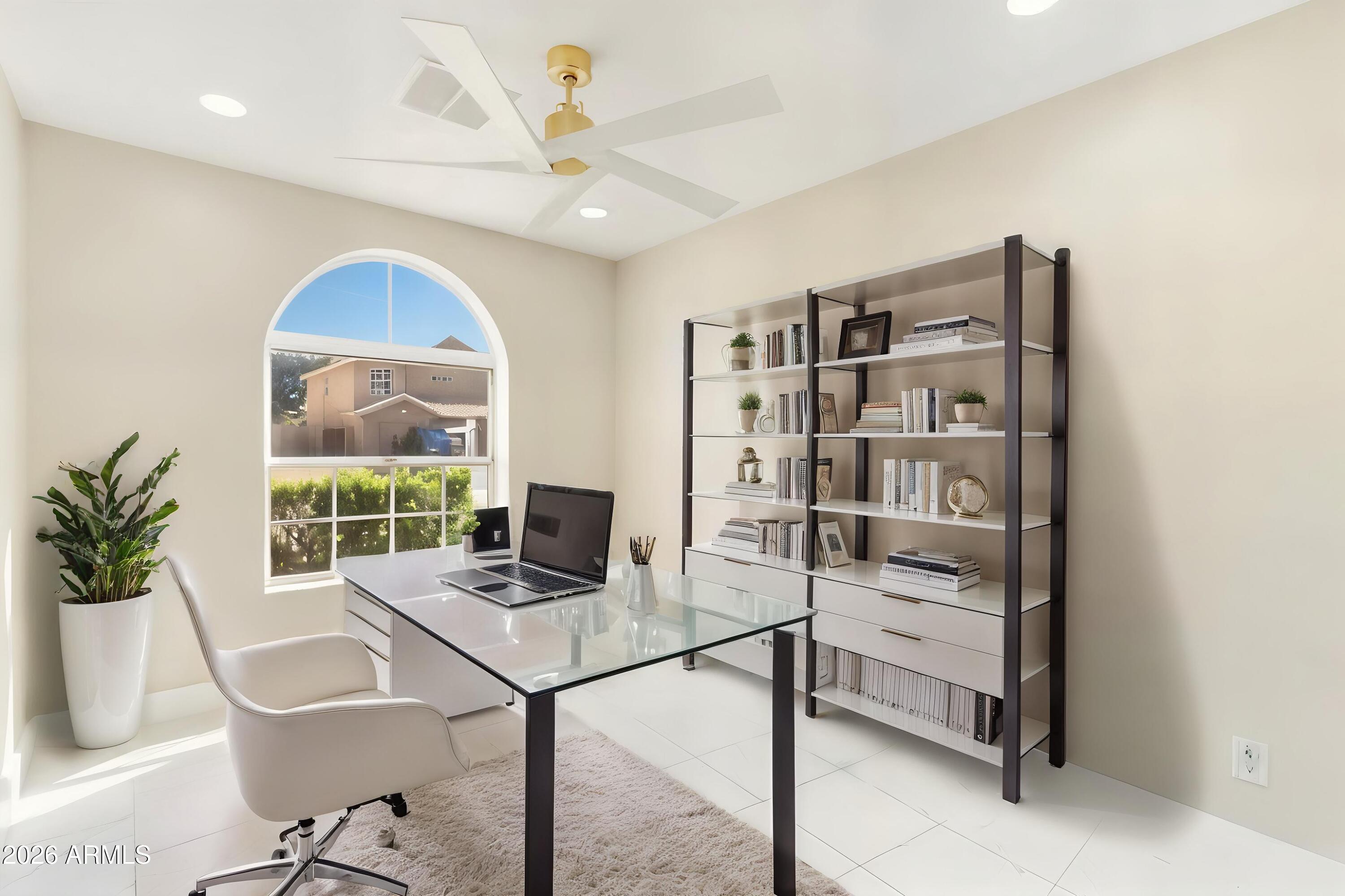 1732 W COMMERCE Avenue