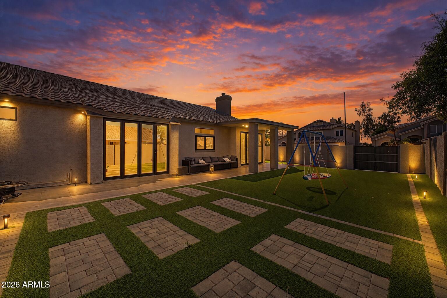 1732 W COMMERCE Avenue