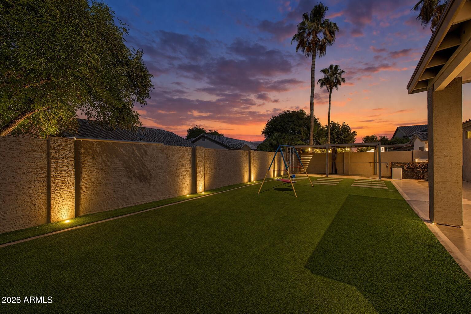 1732 W COMMERCE Avenue